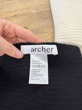 Archer Cashmere Black & Cream Ribbed Scarf